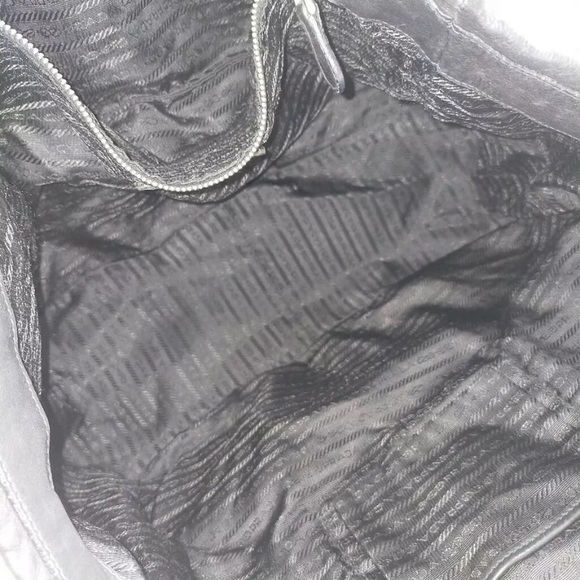 PRADA
Large Soft Calf Hobo - Picture 6 of 10